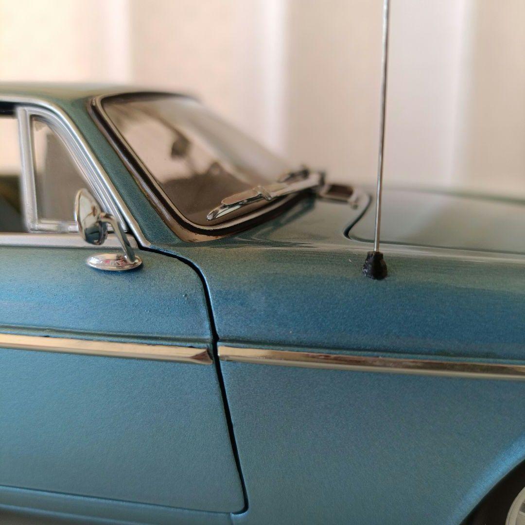 ミニチャンプス製　ボルボ P1800 ES ブルー