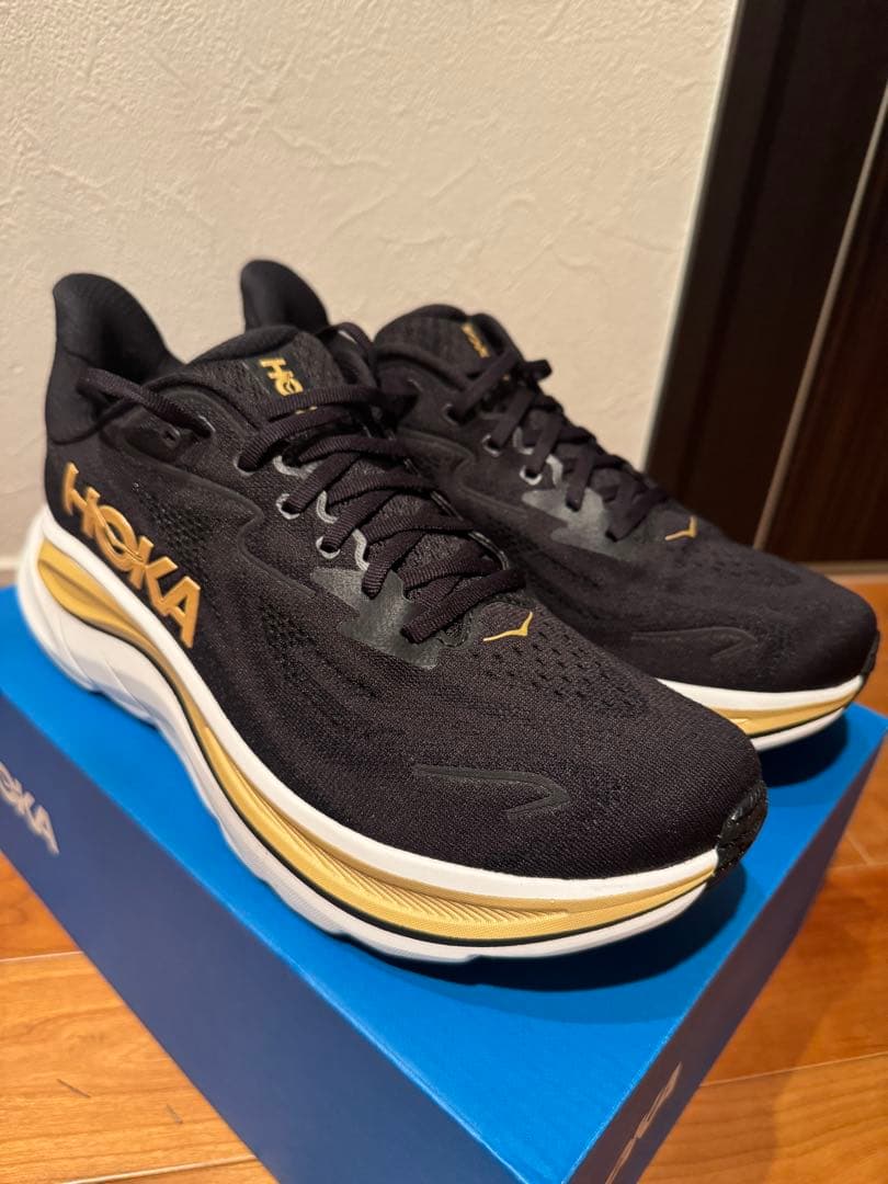 HOKA スニーカー クリプトン10ブラック/ゴールド