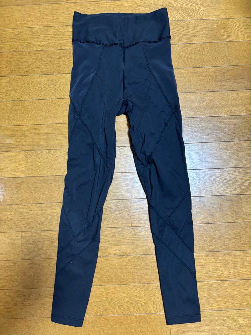 リントスル　ブラックLサイズ ヨガパンツと長袖トップス