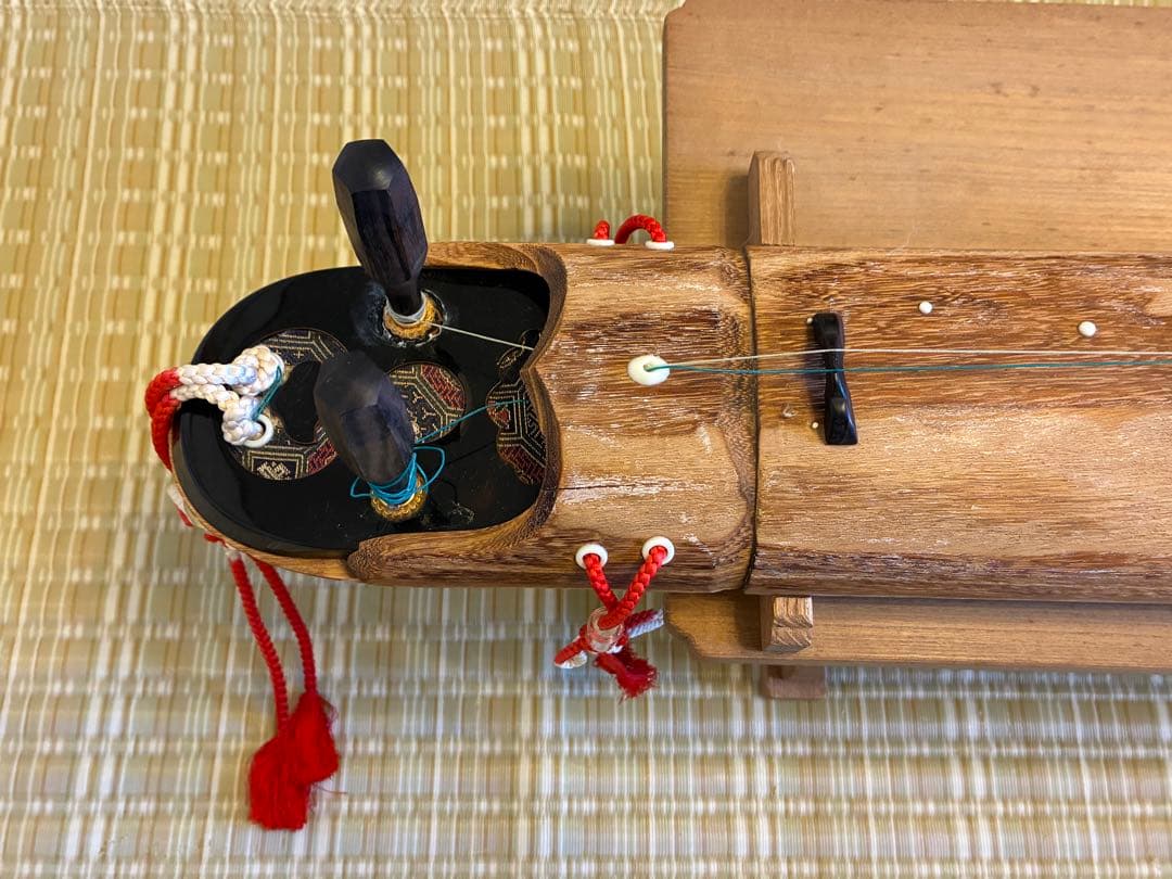【お値下げしました！！】伝統的な木製琴と付属品　八雲琴　二弦琴