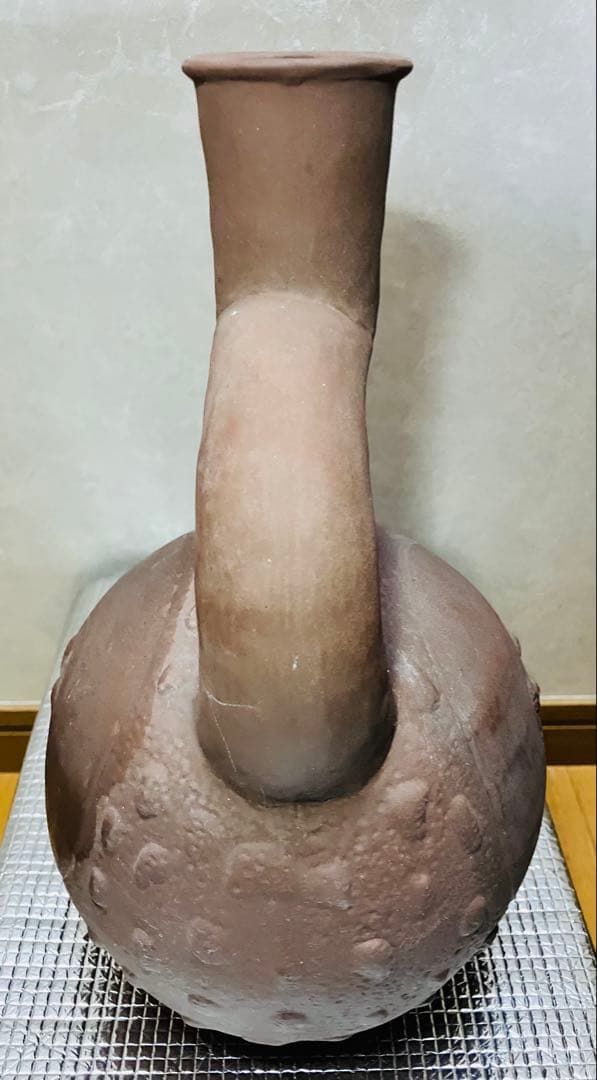 ペルー北海岸クピスニケ　クントゥル・ワシ遺跡の墓に副葬されていた鐙形土器レプリカ