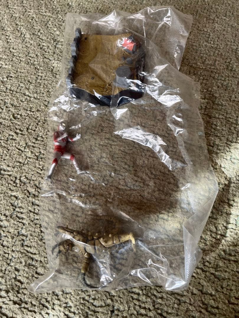 新品未使用 ウルトラ怪獣戯画　二大怪獣東京を襲撃決戦！怪獣対マット　レアカラー