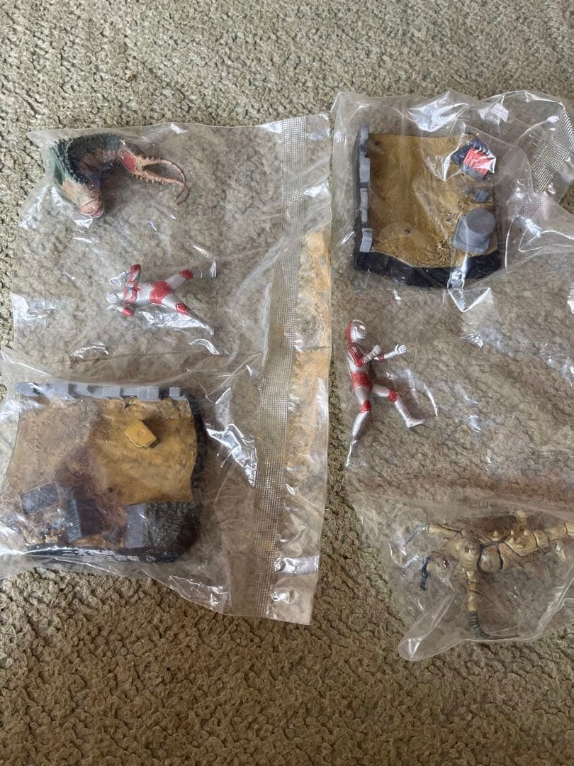 新品未使用 ウルトラ怪獣戯画　二大怪獣東京を襲撃決戦！怪獣対マット　レアカラー