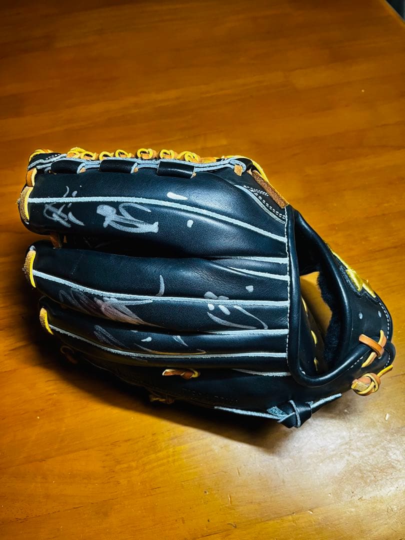 松田選手　3番　サイン入り 黒 レザー 硬式野球グローブ