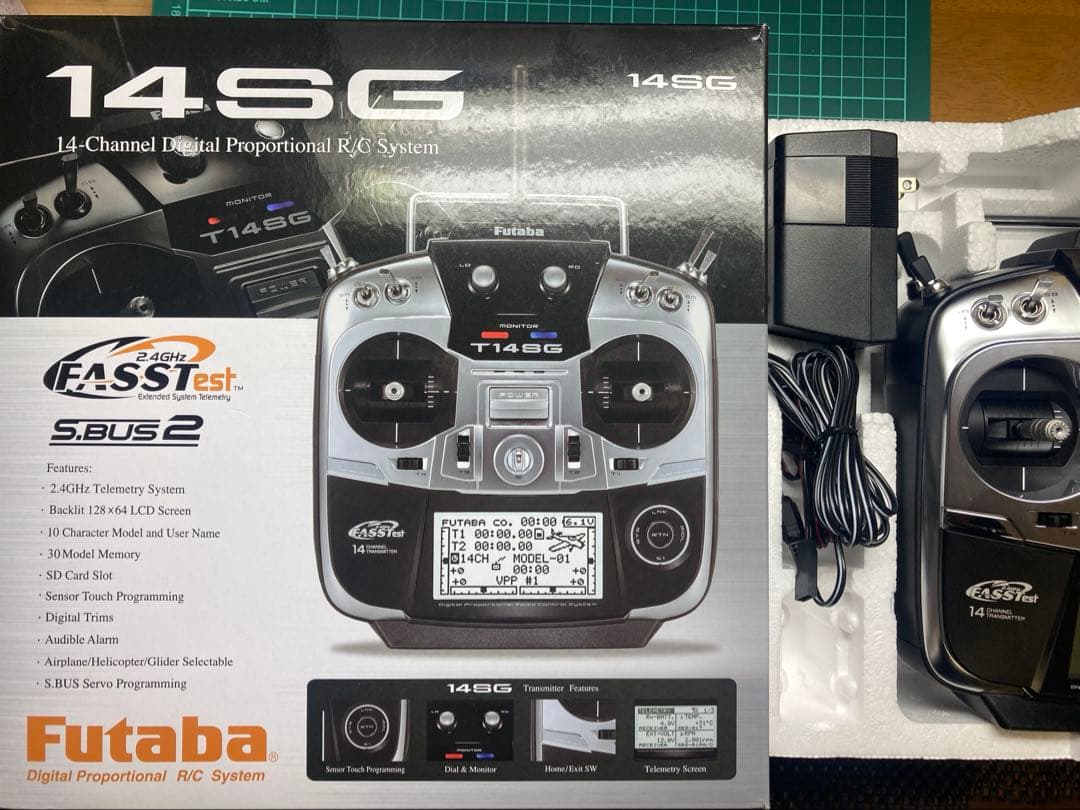 Futaba T14SG 14チャンネル送信機