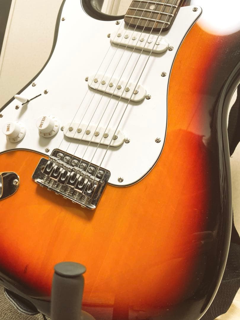 レフティーエレキギター　Legend