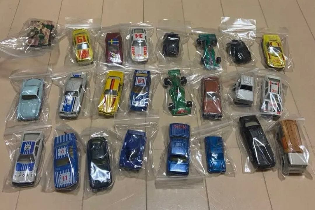 ミニカー 24台セット 多色