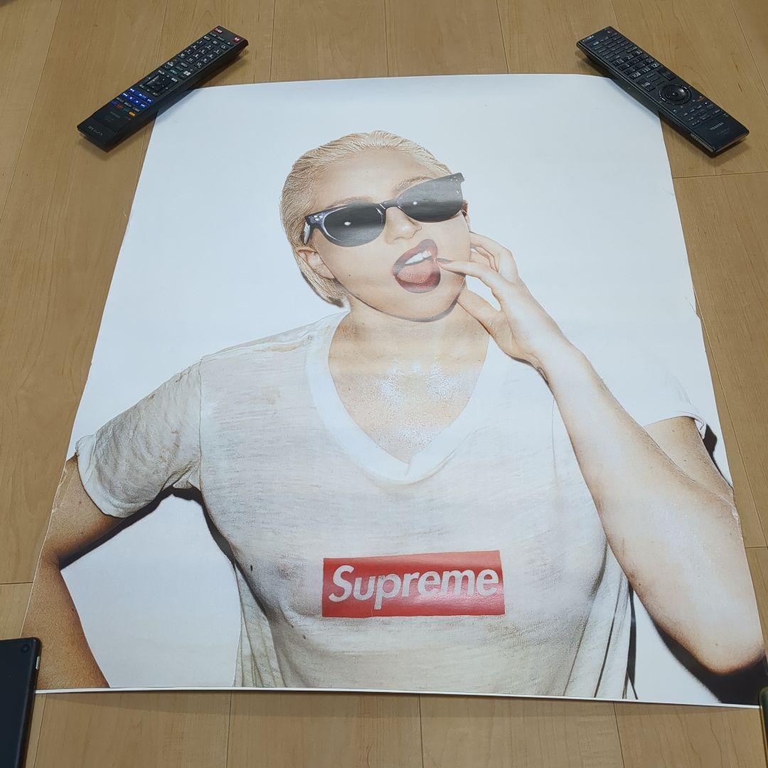 レディーガガ　ポスター　シュプリーム