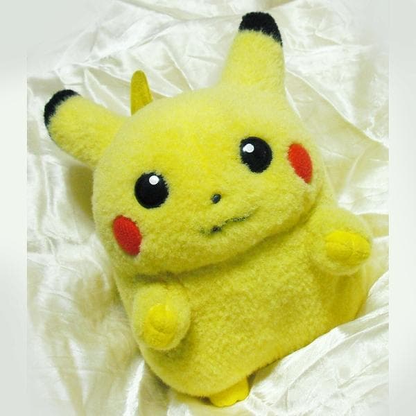 (●゜ω゜●) ピカチュウ ぬいぐるみ 初期ピカ トミー おなかを押すとなくヨ!