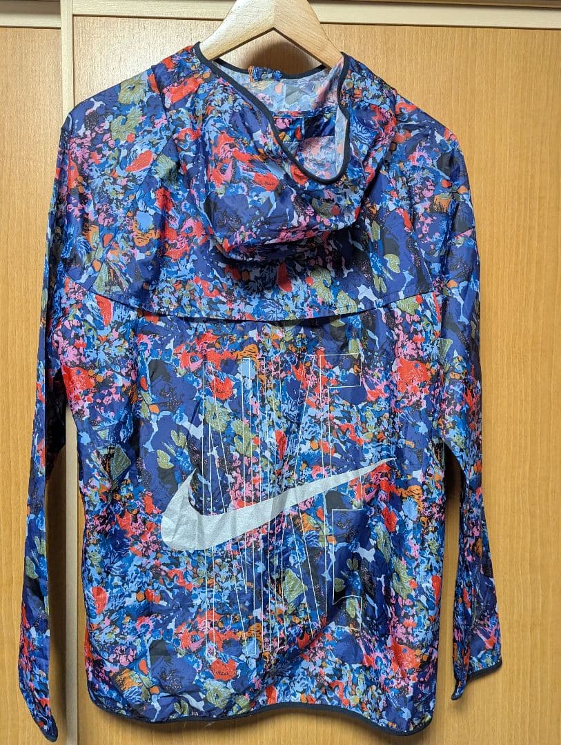 ナイキ ウィンドランナー プリンテッドフーディー