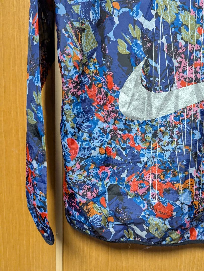 ナイキ ウィンドランナー プリンテッドフーディー