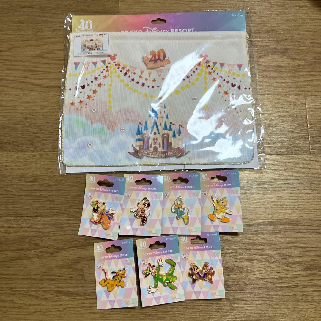 ★ディズニー 40周年　タペストリー　ピンバッチ　セット
