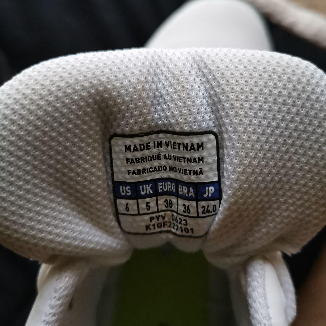 フィトネスシューズ　ミズノ