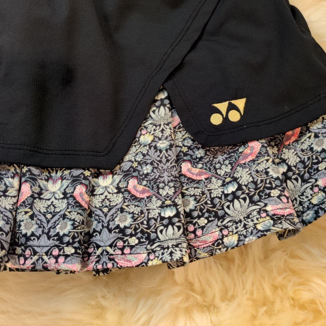 YONEXヨ ネックス　レディーステニスウェア 上下セット