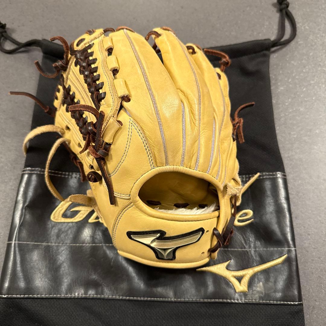 Mizuno Global Elite ベージュグローブ