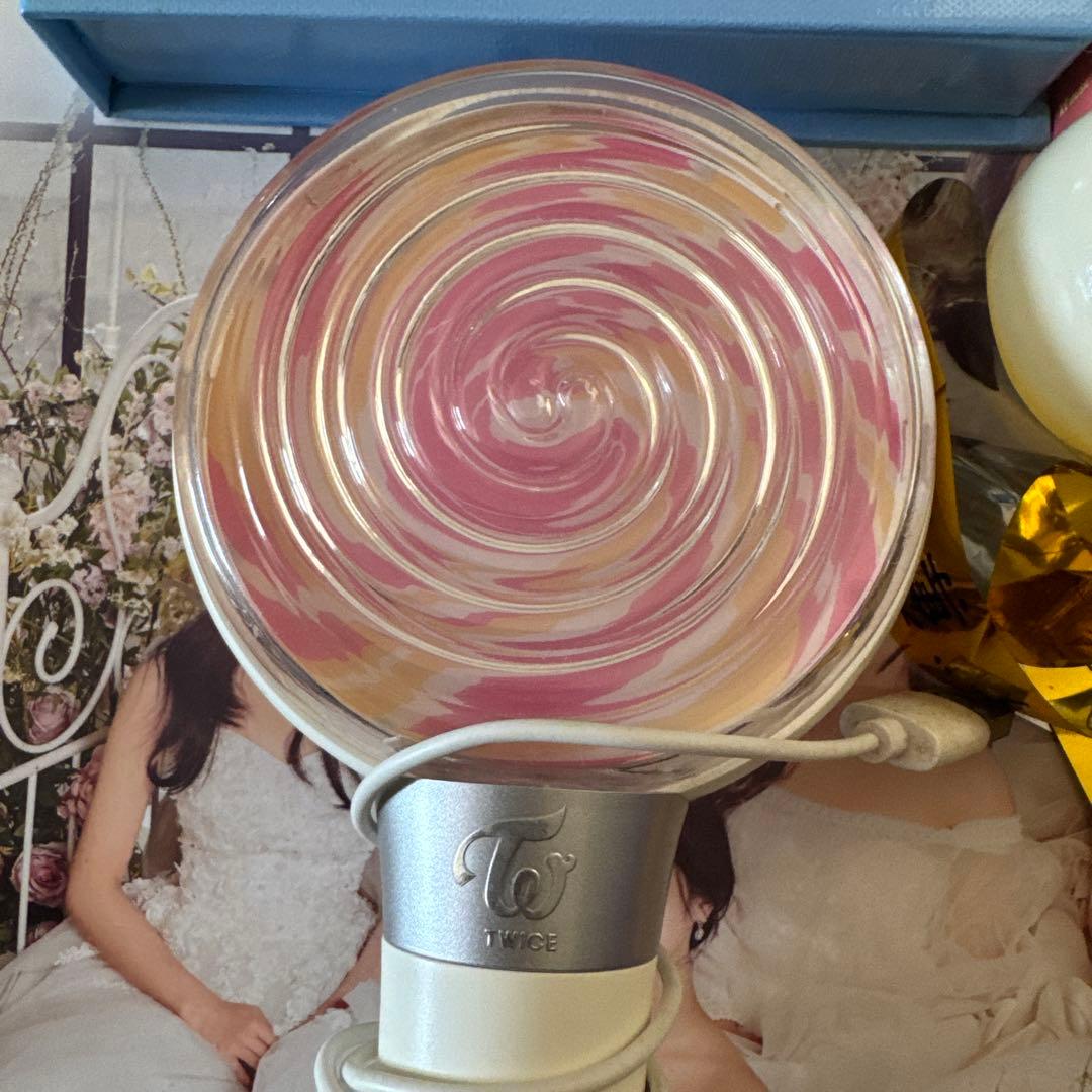 【300,000円→85,500円】TWICE ナヨン 直筆サインボール