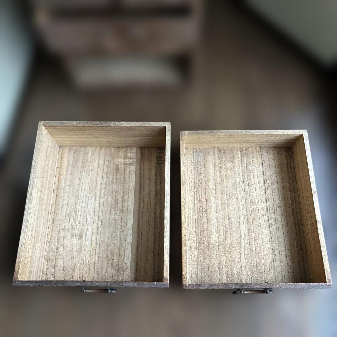 やぐら付き裁縫箱　上段は引き出しのカバー付き