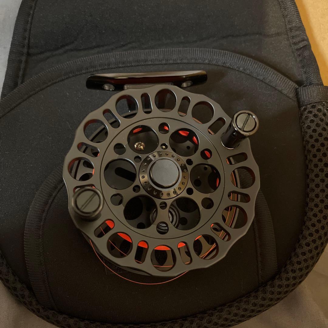 宇崎日新 両軸リール インヴィクタ クロダイ MB-STP85