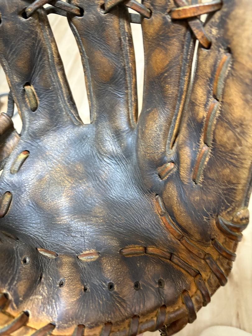 ドナイヤ硬式グラブ