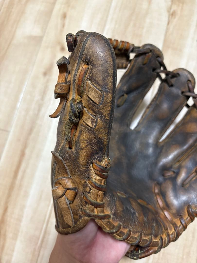 ドナイヤ硬式グラブ