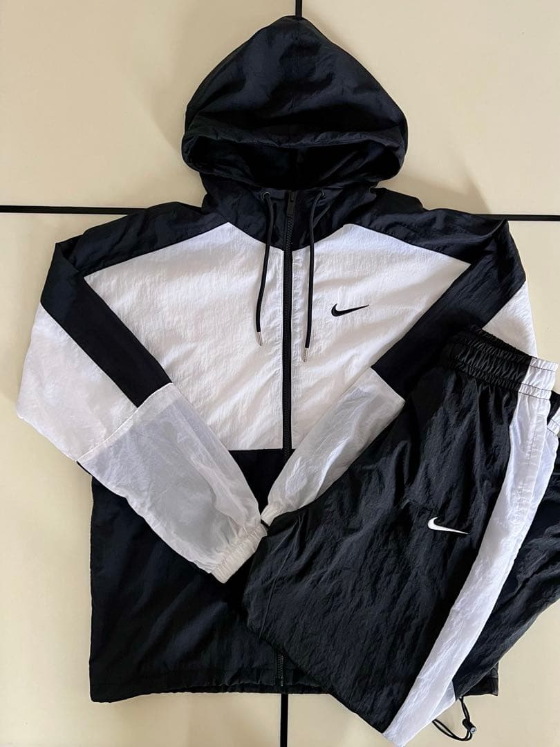 最終値下げ中‼️レア‼︎ 早い者勝ち‼︎《NIKE》ナイキ ウィンドブレーカー 黒 S