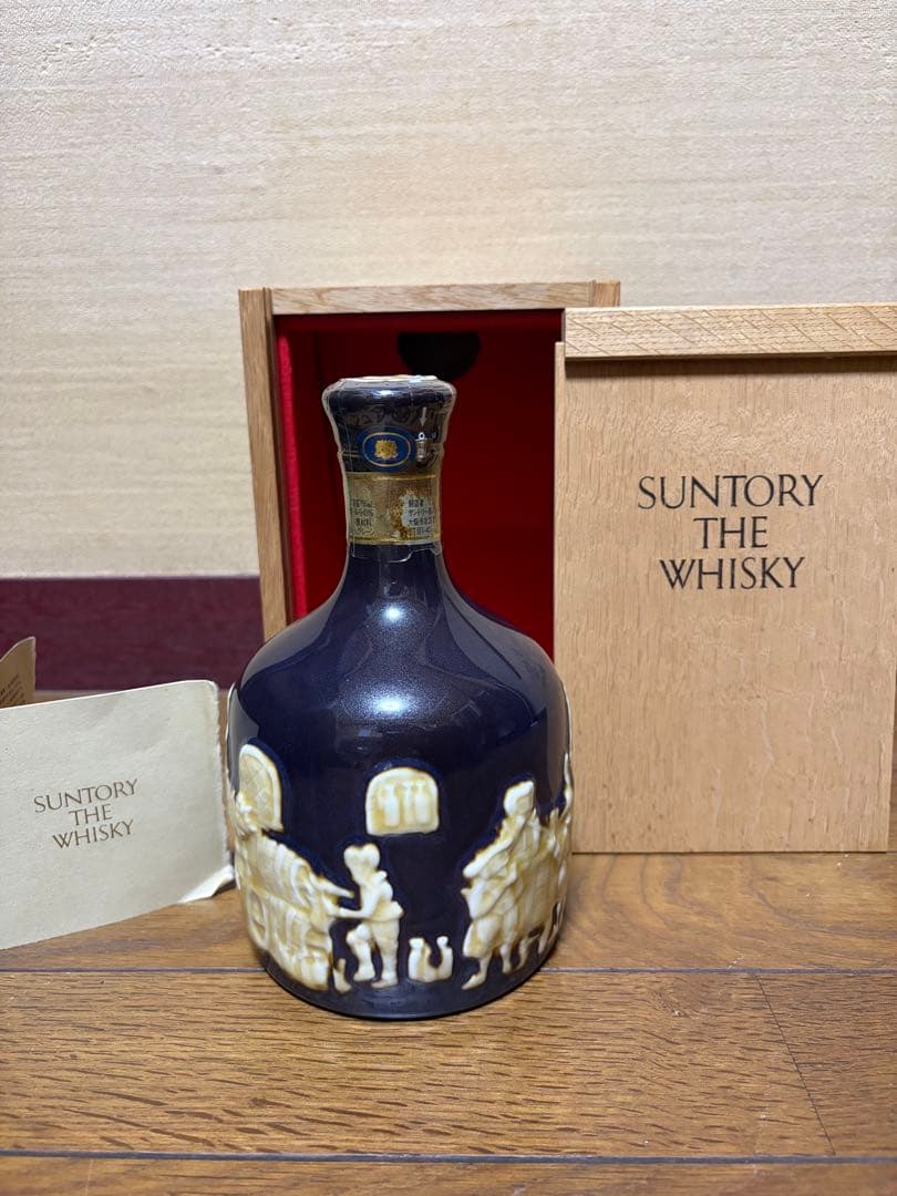 お値下げ‼︎サントリー THE WHISKY 木箱入り
