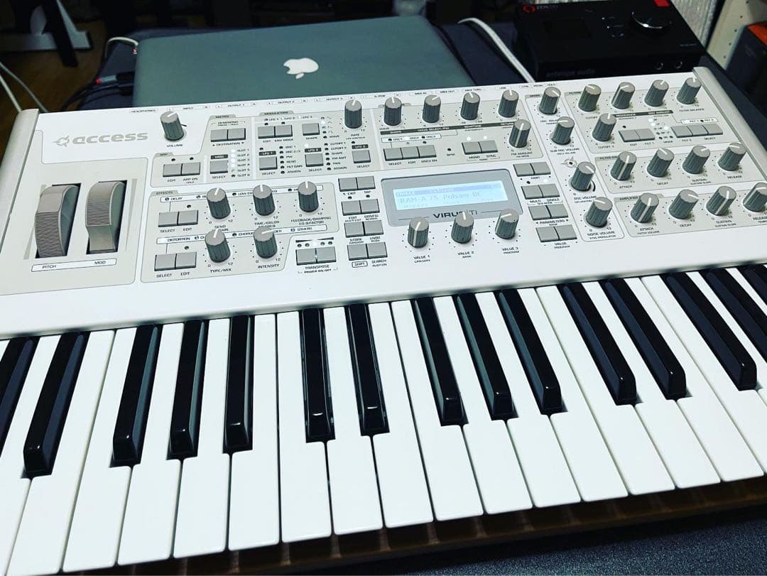 access virus ti2 polarシンセサイザー