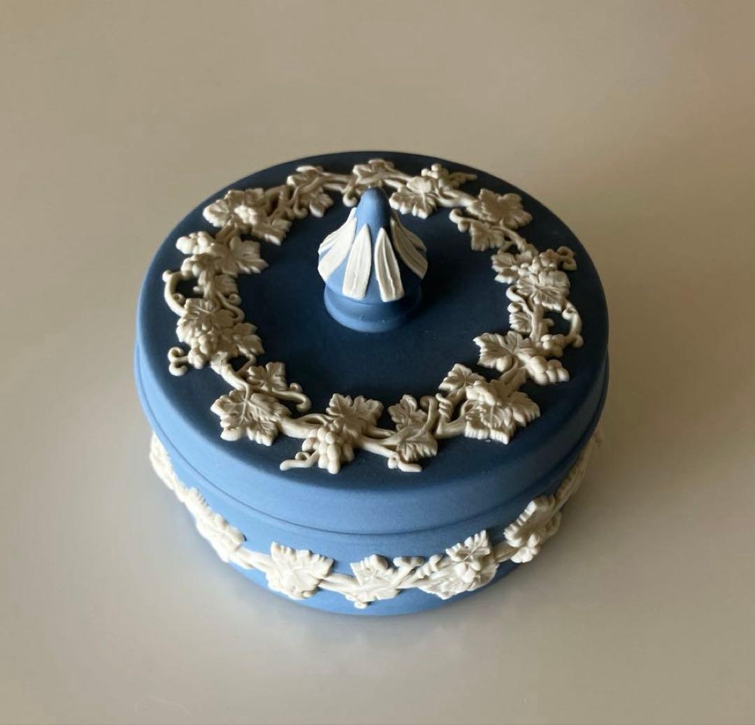 ウェッジウッド ジャスパーウェア 蓋付き小物入れ　ペールブルー