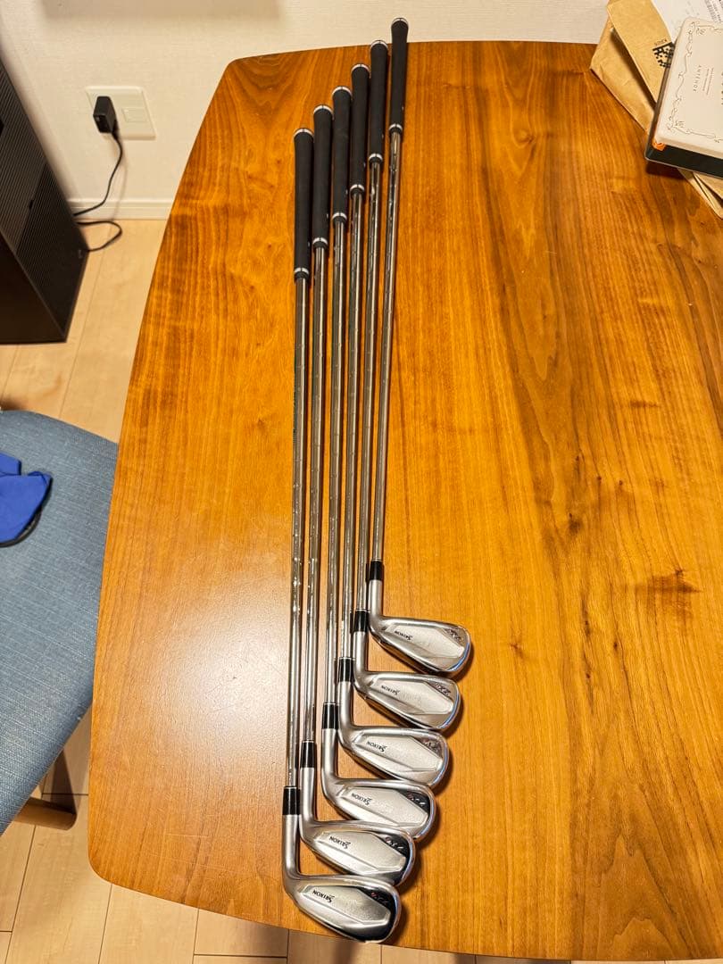 スリクソン　ZX4 6本セット！アイアンカバー付き！！　最値下げしました❤️