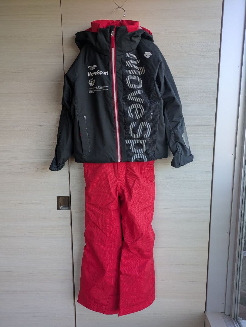 デサント 子ども用スキーウェア /サイズ調整可能 黒/赤 着脱フード付き130