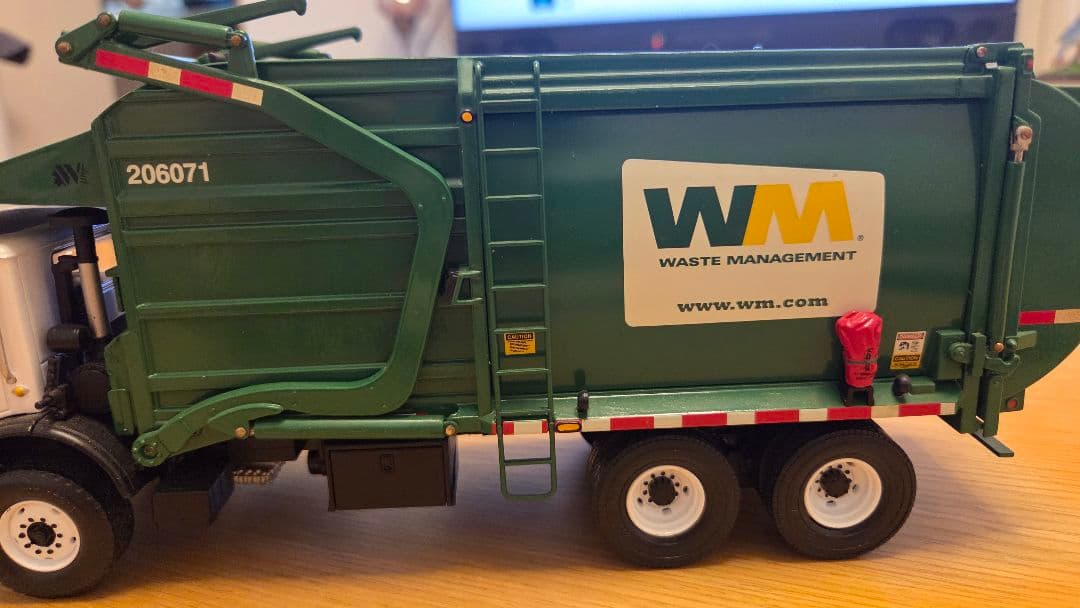 ファーストギア製 Mack TerraPro ゴミ収集車 ダイキャスト 1/34