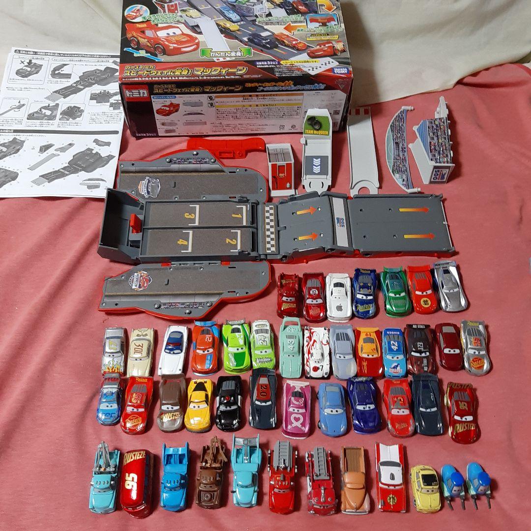 まとめ売り●トミカ　カーズミニカー&カーズトミカスピードウェイに変身マックィーン