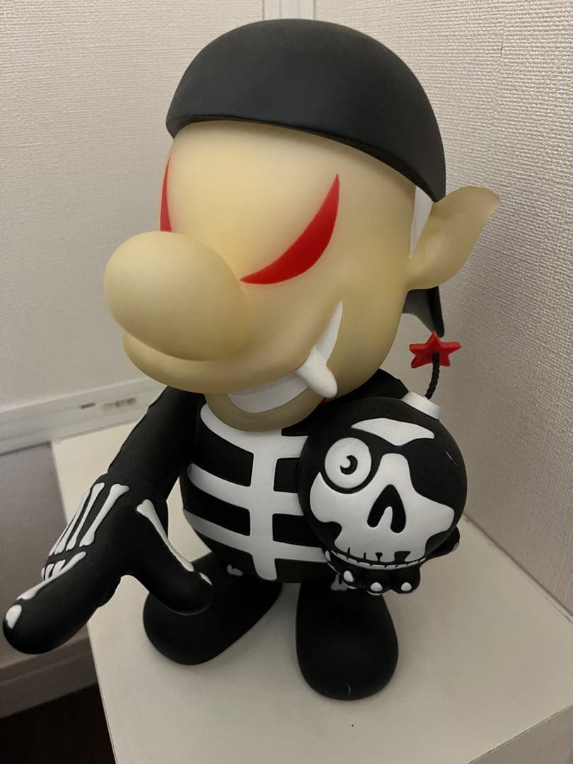 BALZAC TWIM SECRET BASEスカルスーツボマー非売品2体セット