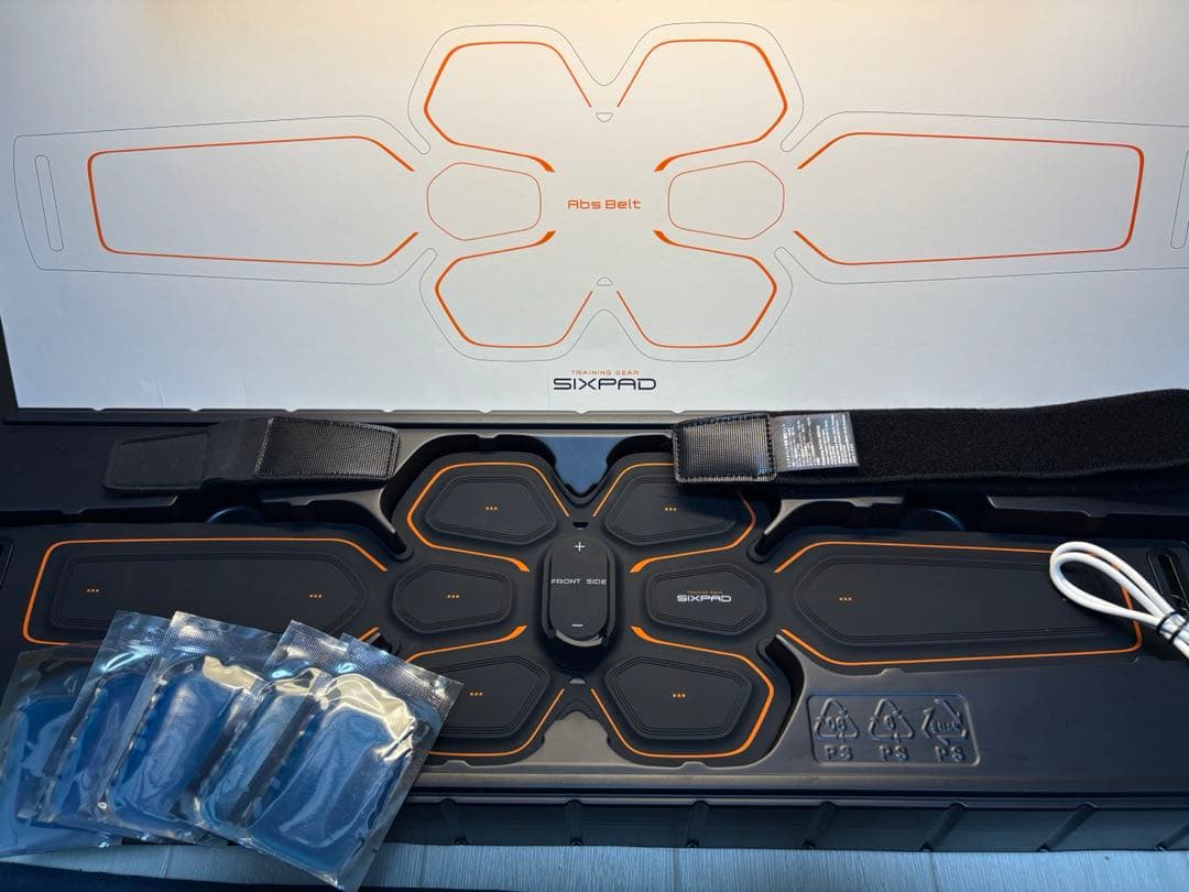 【極上美品】アブズベルト 新品パッド付　SIXPAD