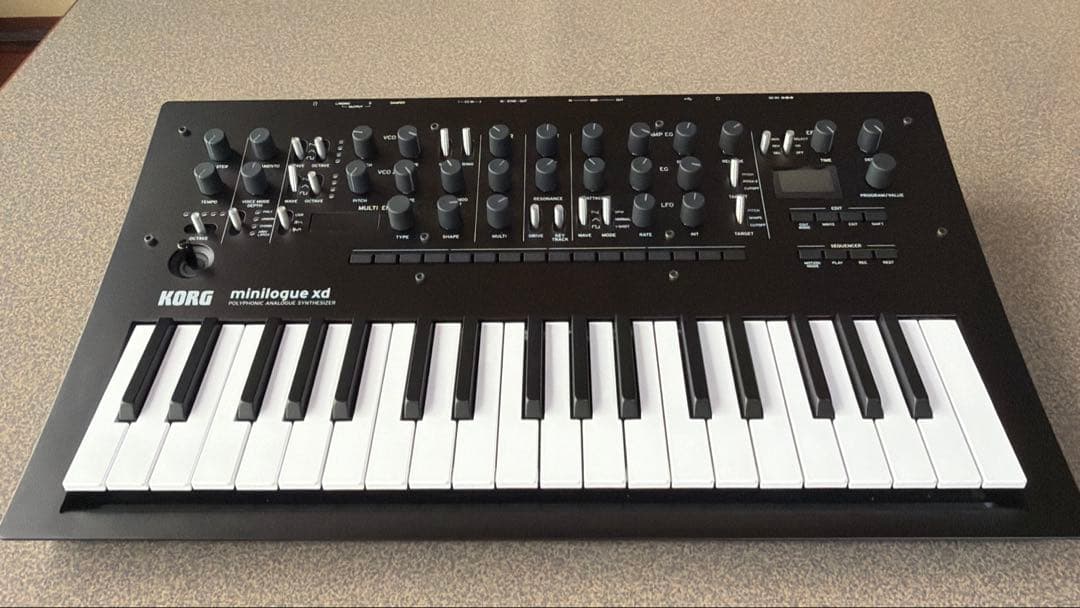 （美品）KORG minilogue xd （オーディオ+USBケーブル付き）