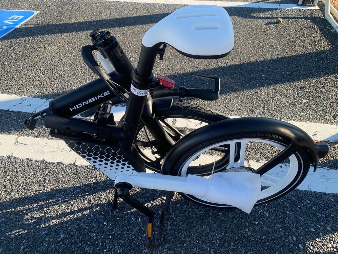 新品HONBIKE 電動アシスト自転車　黒白(カゴ、空気入れ付き)