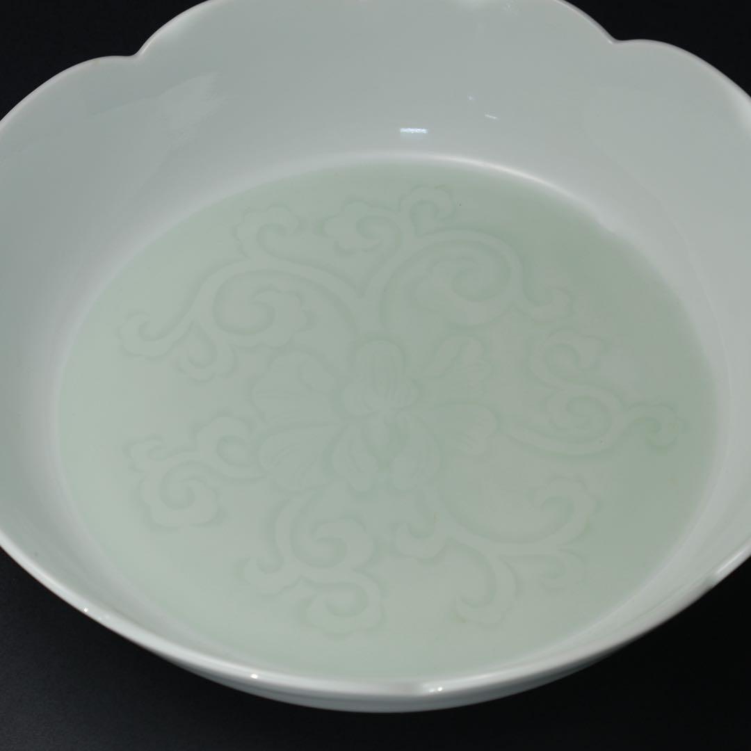 人間国宝　井上萬二　青白磁彫文鉢　共箱　R1491ダK2