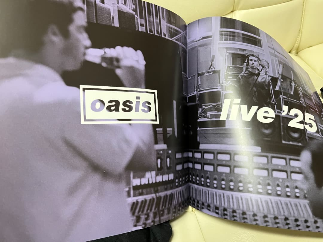 オアシス Live'25 ツアーパンフ&ポスター【Half Face】A2セット