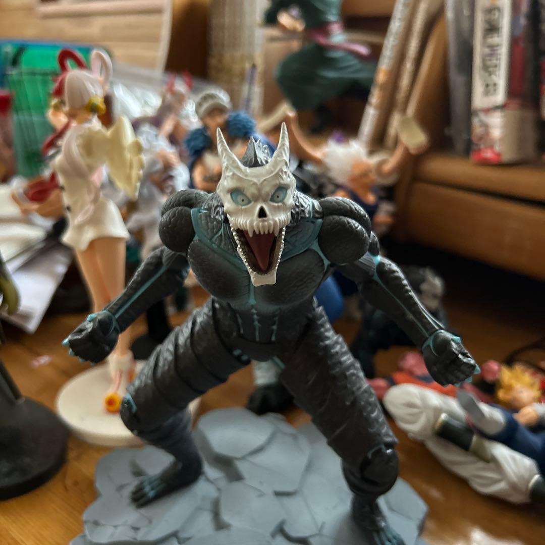 フィギュア 狼の頭部 吠えるポーズ