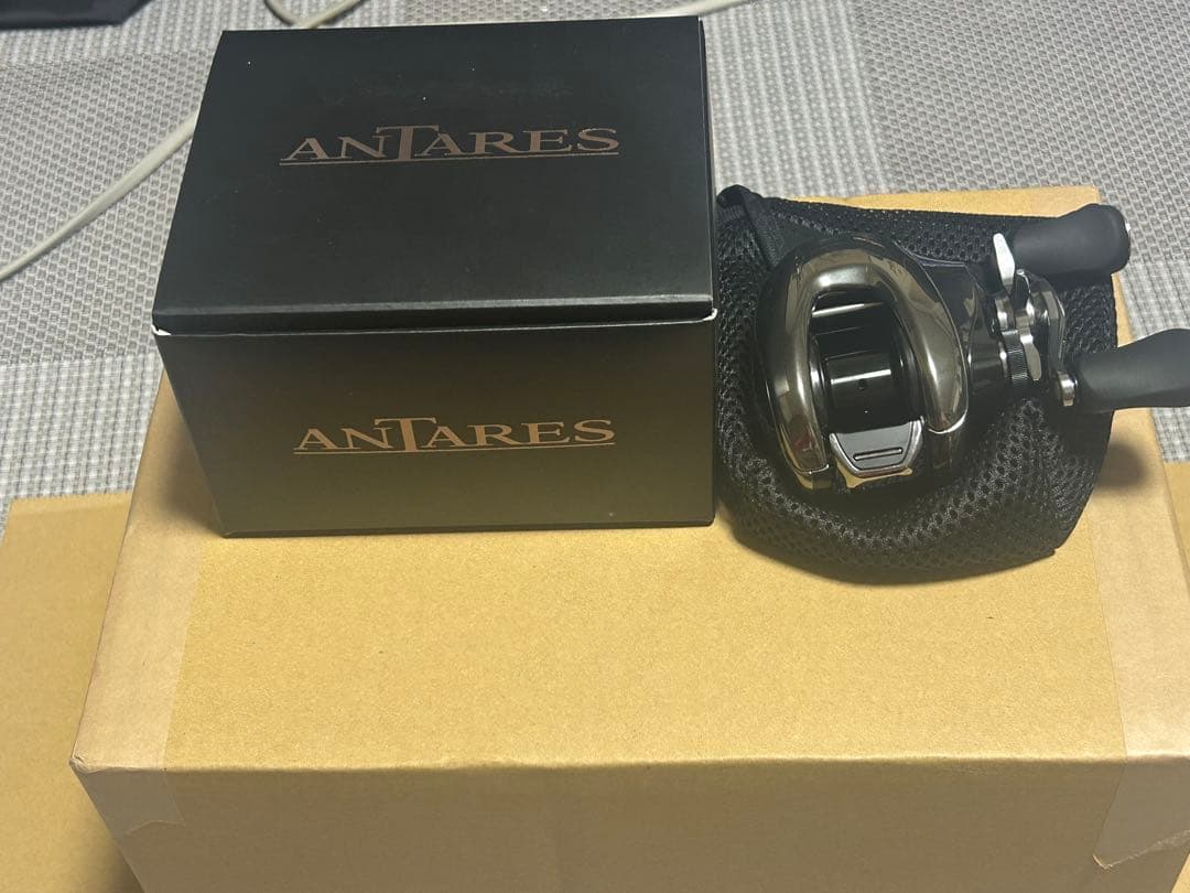 25ANTARES 100HG (右)ベイトリール シルバー