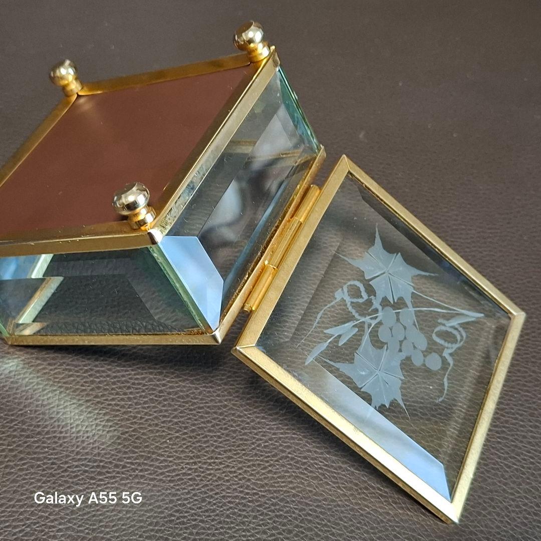 アンティーク ガラス製小物入れ 布タトウ箱付き