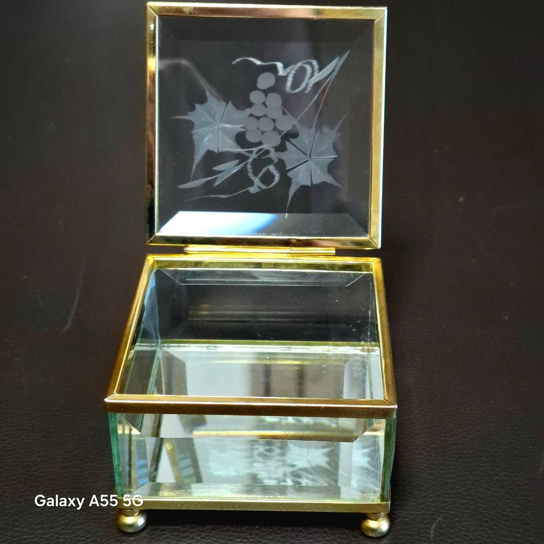 アンティーク ガラス製小物入れ 布タトウ箱付き