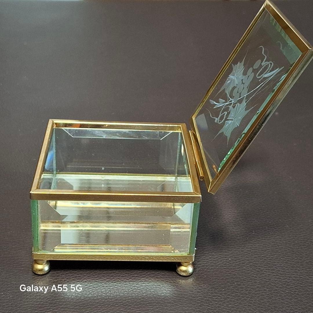 アンティーク ガラス製小物入れ 布タトウ箱付き