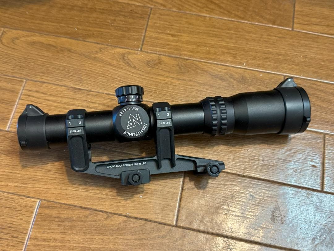 Night force ショートスコープ NXS スタイル 1-4x24