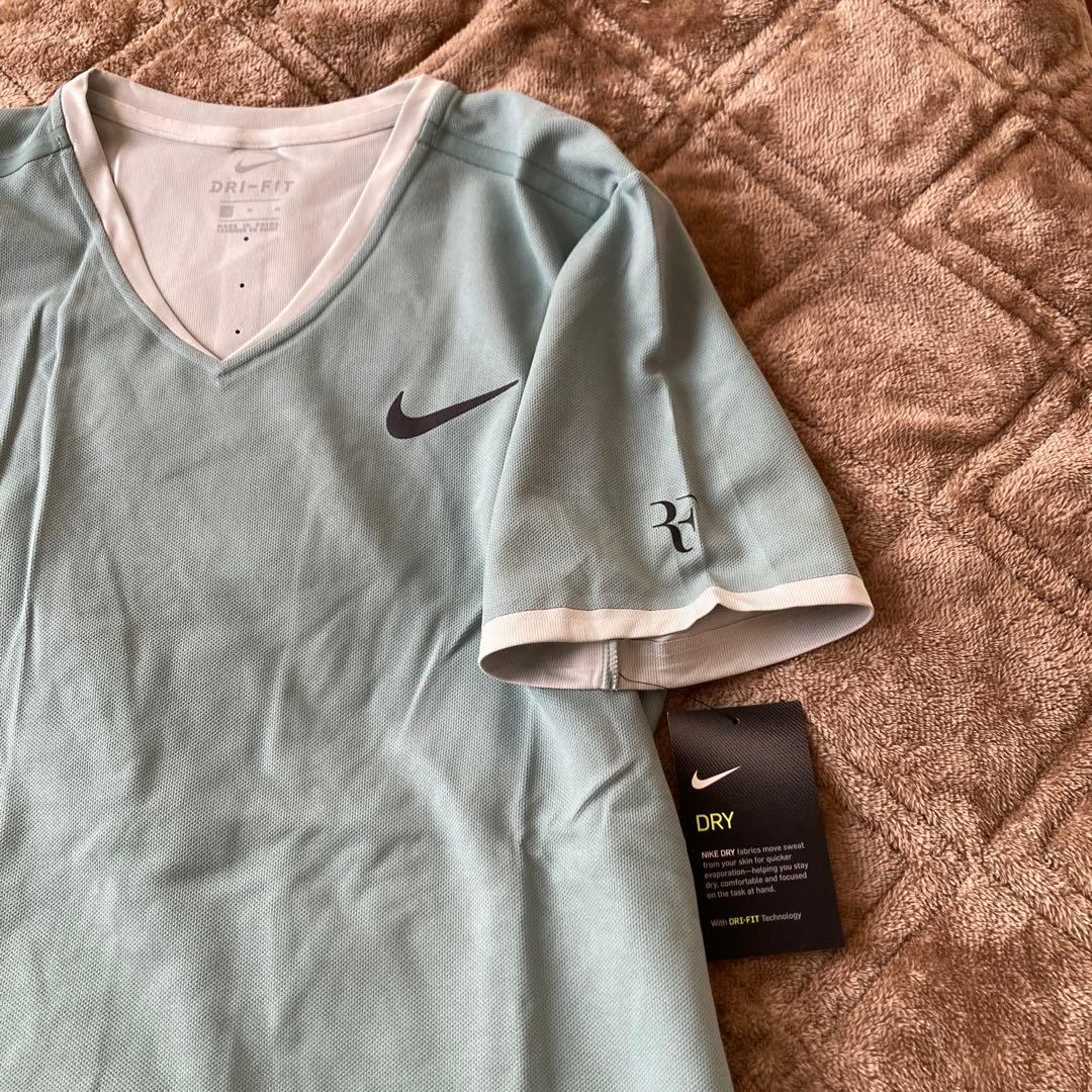 Nike Dri-FIT フェデラー モデル　ライトブルー Vネックゲームシャツ