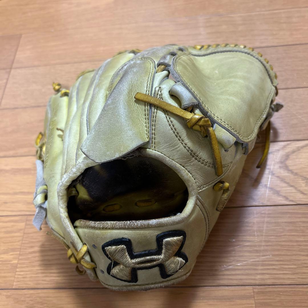 アンダーアーマー　硬式投手用グラブ