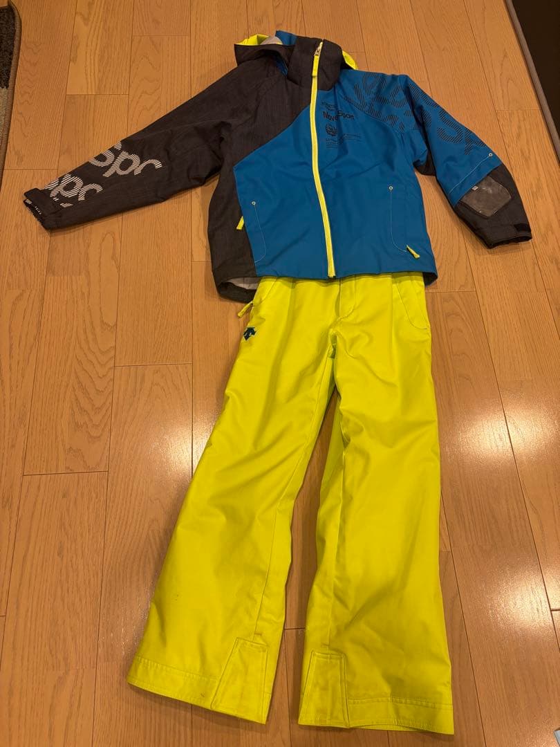 【美品！】スキーウェア　デサント　子供用　140