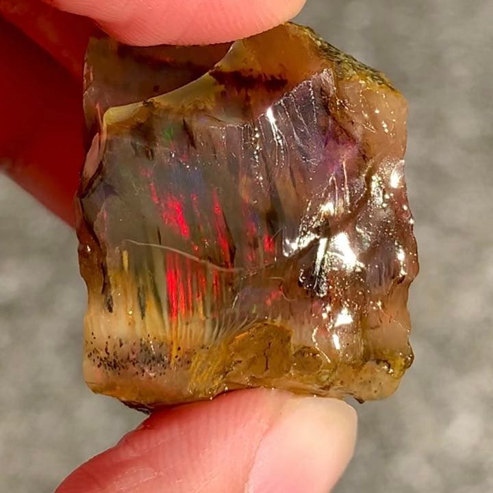 叫びの屋敷！ハロウィンの贈り物によさそうなオパール原石/鉱物標本