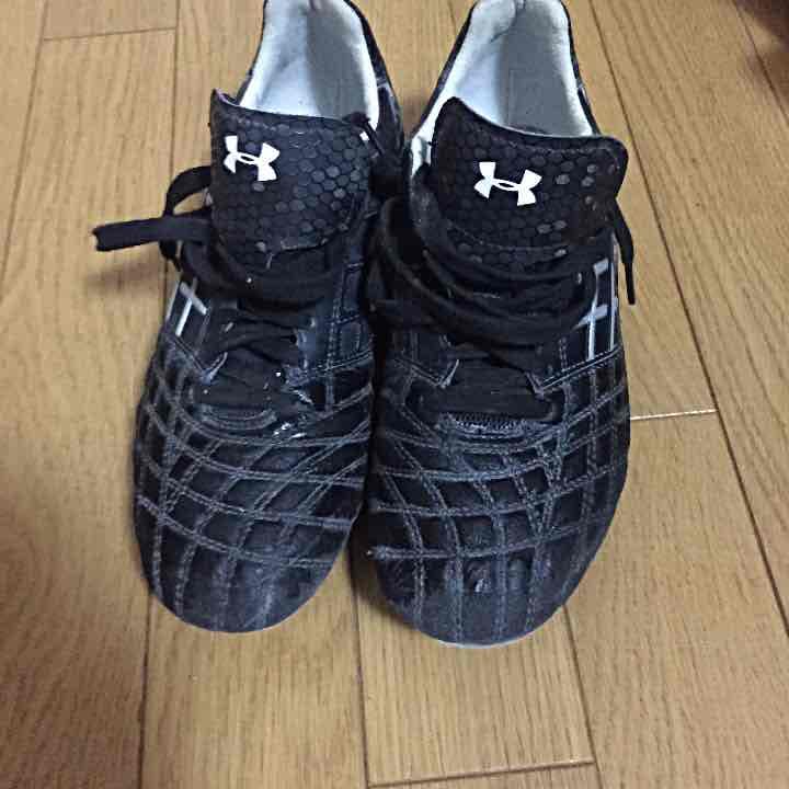 サッカースパイク アンダーアーマー24.5