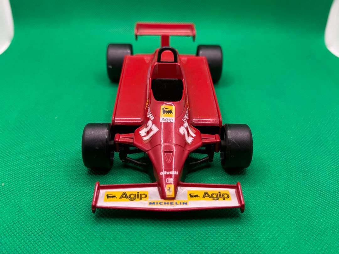 Ferrari F1カー ミニカー レッド 1/43